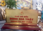 CHẾ TÁC BIỂN CHỨC DANH BẰNG ĐỒNG MẠ VÀNG 24K 