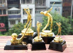 Chế tác cúp Golf bằng đồng theo yêu cầu