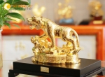 Quà tặng tượng hổ vàng hưng thịnh đẹp tinh xảo
