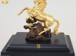 Tượng ngựa mạ vàng 24k - Ý nghĩa tượng ngựa trong phong thủy