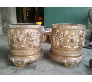 Bát hương đồng đúc nổi chạm bạc