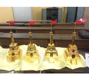 Mô Hình Cột Cờ Hà Nội Bằng Đồng Làm Quà Tặng Lưu Niệm