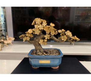 Chậu hoa mai mạ vàng 24k làm quà tặng tết Tân Sửu 2021