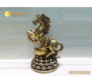 Cửa hàng bán tượng ngựa bằng đồng tại TP HCM