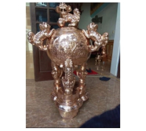 Đỉnh thất lân vờn cầu bằng đồng đỏ, chạm cảnh Vinh quy bái tổ