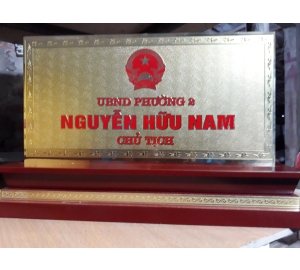 Đồ đồng Việt nhận làm biển chức danh bằng đồng theo yêu cầu