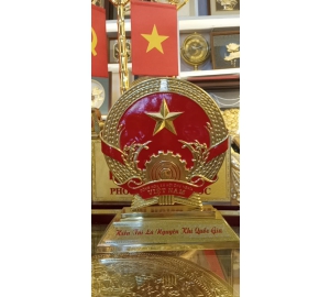 Đúc Quốc huy cỡ nhỏ để bàn, báo giá đúc Quốc huy theo yêu cầu tại Đồ đồng Việt