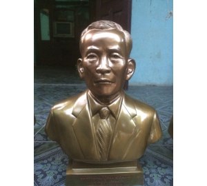 Đúc tượng bán thân cụ ông bằng đồng đỏ theo yêu cầu