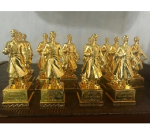 Đúc tượng bán thân