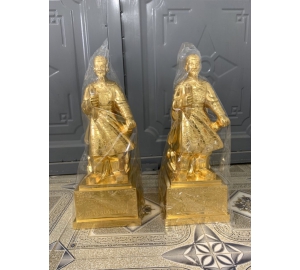 Đúc tượng Trần Quốc Tuấn bằng đồng đỏ dát vàng