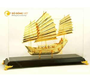 Giá bán thuyền buồm quà tặng lưu niệm