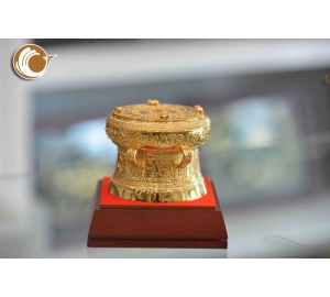 Giá bán trống đồng quà tặng mạ vàng dk 9cm, trống đồng quà tặng giá rẻ