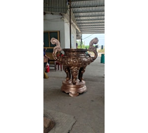 Lư hương bằng đồng đỏ chạm rồng nổi tai mây