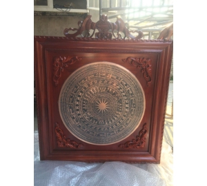 Mặt trống đồng Đông Sơn đúc nổi thủ công, hoa văn đẹp tinh xảo. 