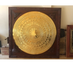 Mặt trống đồng Đông Sơn