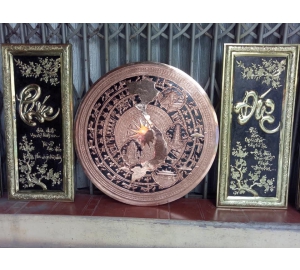 Mặt trống đồng gò bằng đồng đỏ hình bản đồ Việt Nam