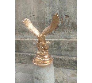 Quà tặng linh vật phong thủy- tượng đại bàng tung cánh làm quà tặng sếp