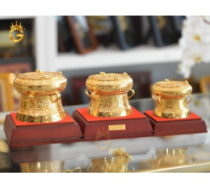 QUÀ TẶNG TRỐNG ĐỒNG MẠ VÀNG CAO CẤP