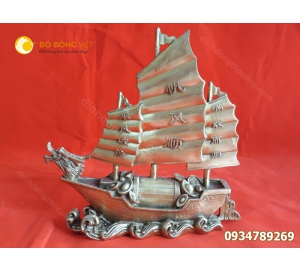 Thuyền buồm bằng đồng phong thuỷ 20cm 