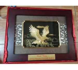 Tranh đại bàng tung cánh bằng vàng lá 24k, quà tặng tranh vàng cao cấp