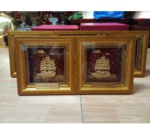 Tranh thuyền buồm mạ vàng 24k làm quà tặng sếp, quà tặng doanh nghiệp