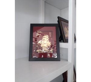 Tranh thuyền buồm thuận buồm xuôi gió bằng vàng lá 24k