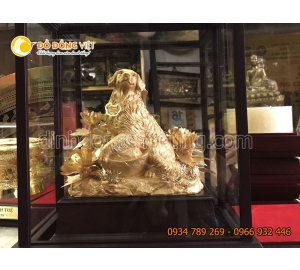 Tranh tượng con chó bằng đồng mạ vàng 40cm 
