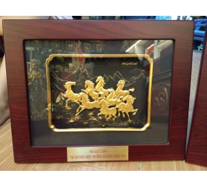 Quà tặng tranh vàng mã đáo thành công, quà tặng tranh vàng 24k đẹp tinh xảo