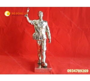 Tượng Bác Hồ vẫy tay chào, các công đoạn đúc tượng đồng Bác Hồ