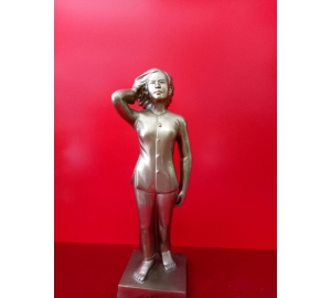 TƯỢNG CHÂN DUNG VÕ THỊ SÁU