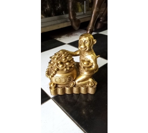 Tượng khỉ bằng đồng ngồi ôm hũ vàng, giá bán tượng khỉ đồng