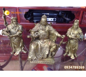 Tượng quan công bằng đồng ngồi đọc sách