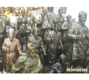 Tượng Trần Quốc Tuấn bằng đồng khảm ngũ sắc