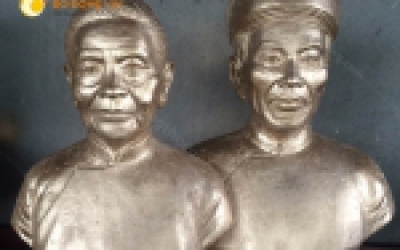 Đúc tượng chân dung ông bà, cha mẹ ? Tại sao không ?