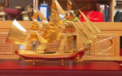 Quà tặng thuyền buồm mạ vàng 24k - Đích đến của mọi doanh nhân thành đạt