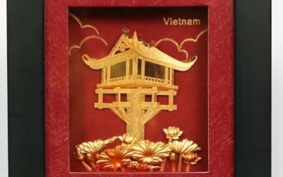 Tranh Chùa Một Cột mạ vàng tặng người nước ngoài