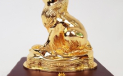 Tượng mèo mạ vàng 24k làm quà tặng sếp tuổi Mão